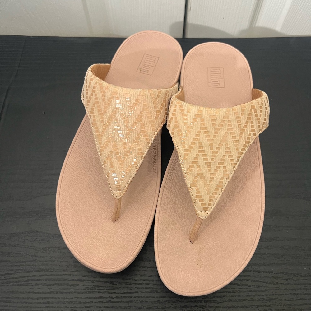 Fitflop Lottie Chevron Pink Size 8 Thong Sandals
